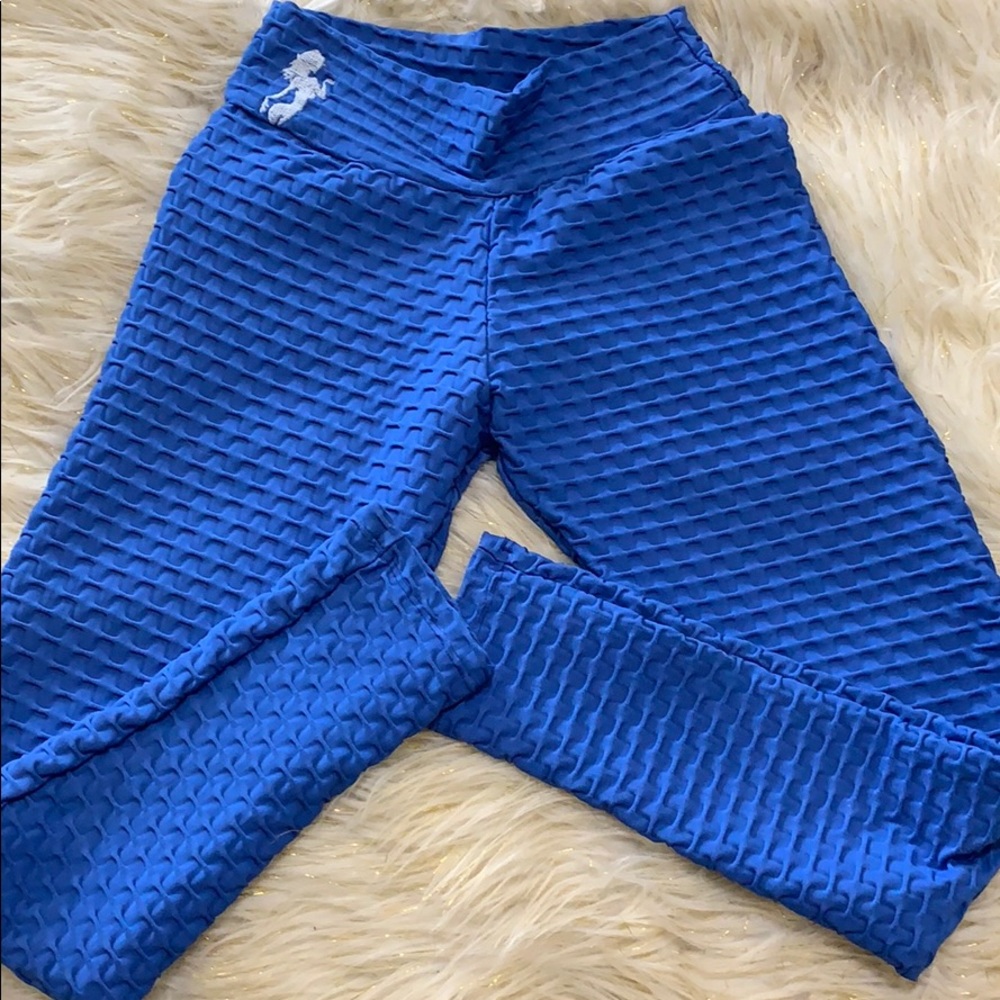 Beautiful royal blue leggings